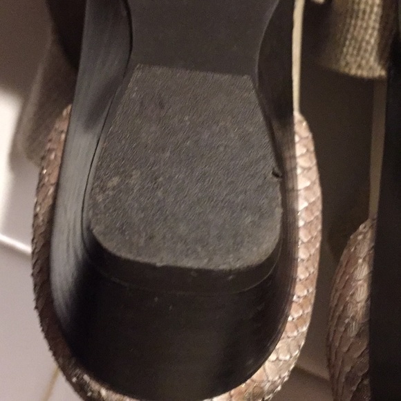 ⬇️AMALFI SANDALS⬇️ - Picture 4 of 8